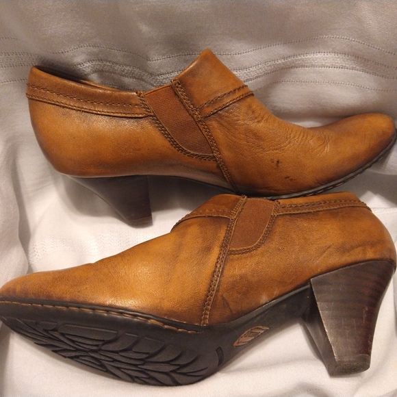 Born Brown Leather Ankle Booties Size 10 - Picture 3 of 10
